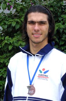 Osvalter 2004 com medalha do Zonal Sul Sudeste 2004
